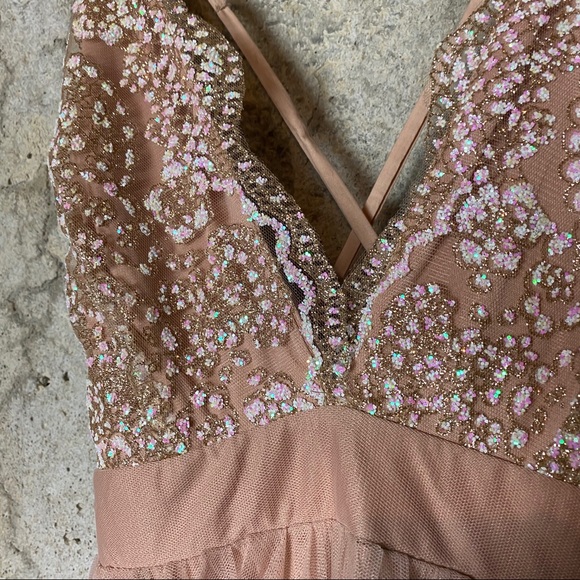 Luxxel blush pink v neck glitter tulle maxi dress - Picture 6 of 9